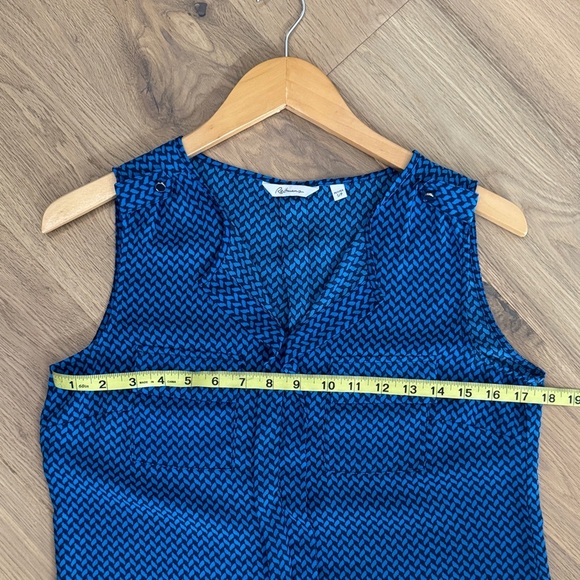 Reitmans Blue Patterned Sleeveless Blouse - Picture 5 of 5